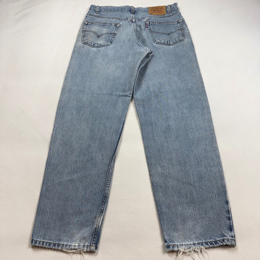 Vintage Levis 550 Relaxed Fit Tapered Leg Jeans Light Wash 34x31 Mens 90s Denim - Picture 10 of 11